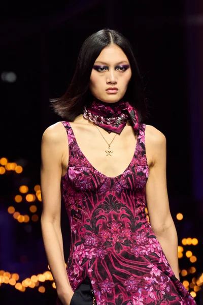 Look 60